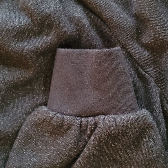 NWT Urban Outfitters Dark Gray Ruffle Super Soft Cozy Casual Hoodie Medium - Picture 13 of 13